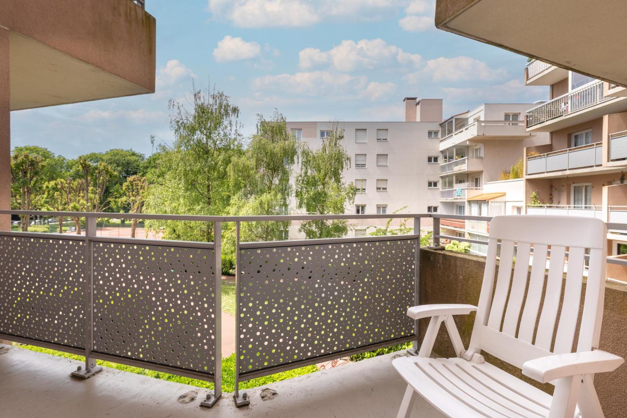 Appartement Proche Disneyland & Paris - 20 Minutes - Proche Gare Rer Noisiel Exterior photo